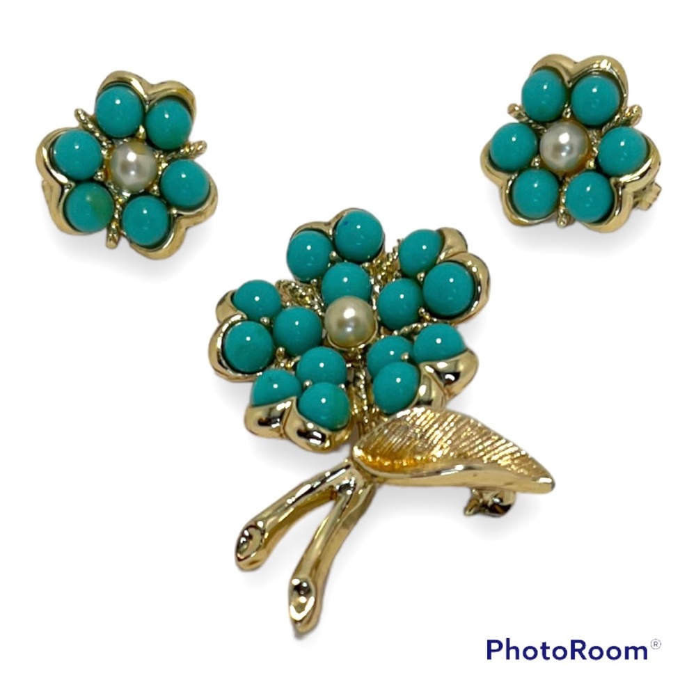 Vintage Sarah Coventry Aqua Fleur Brooch & Earring Set